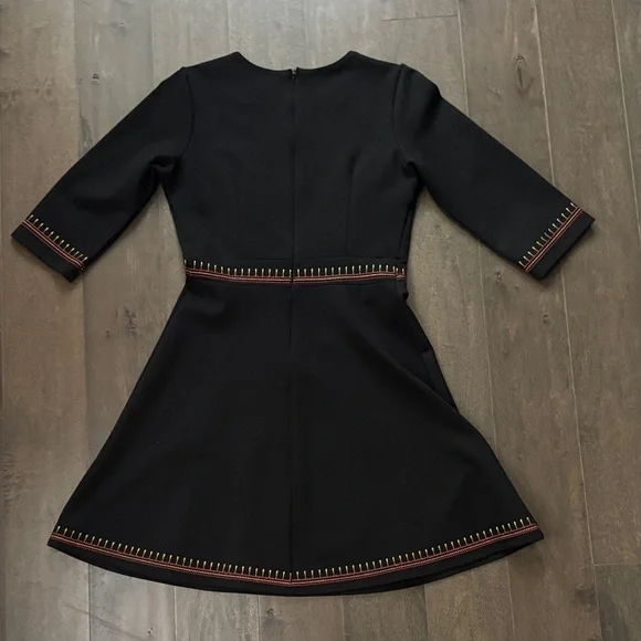 Elegant Black Embroidered Dress - Picture 6 of 6